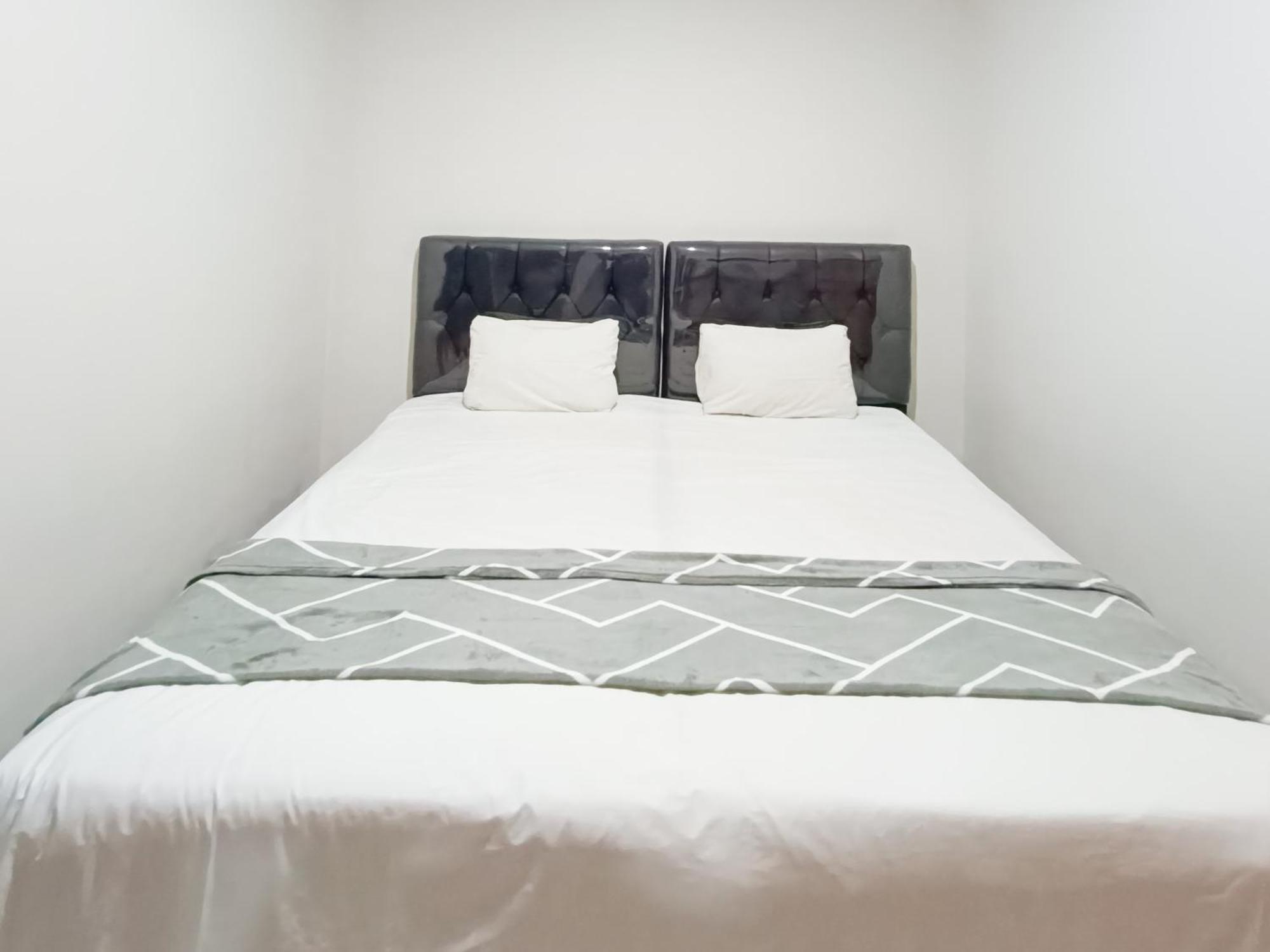 Happy Family Homestay Jember Mitra Reddoorz Екстериор снимка